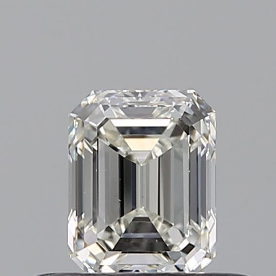 0.40 ct Emerald diamond