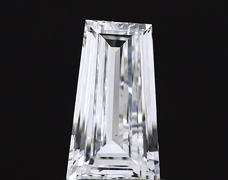 1.05 ct lab-grown Tapered baguette Diamond