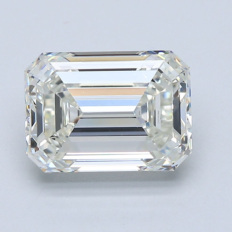 3.50 ct Emerald diamond
