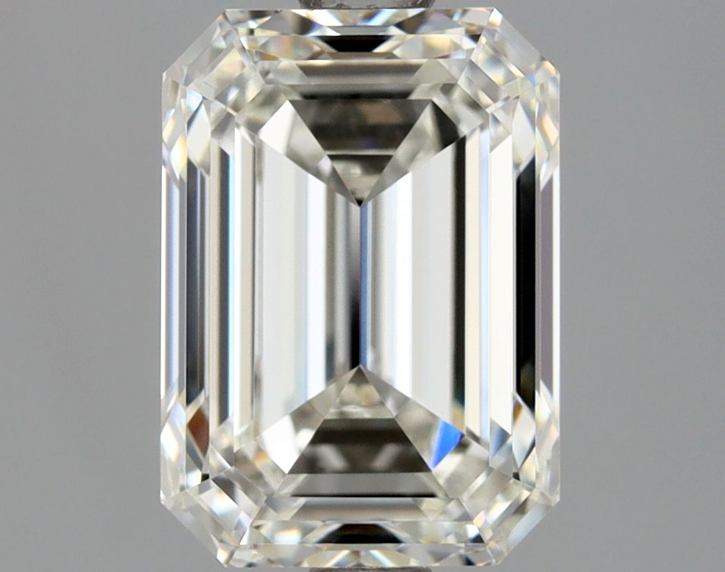 2.01 ct Emerald diamond