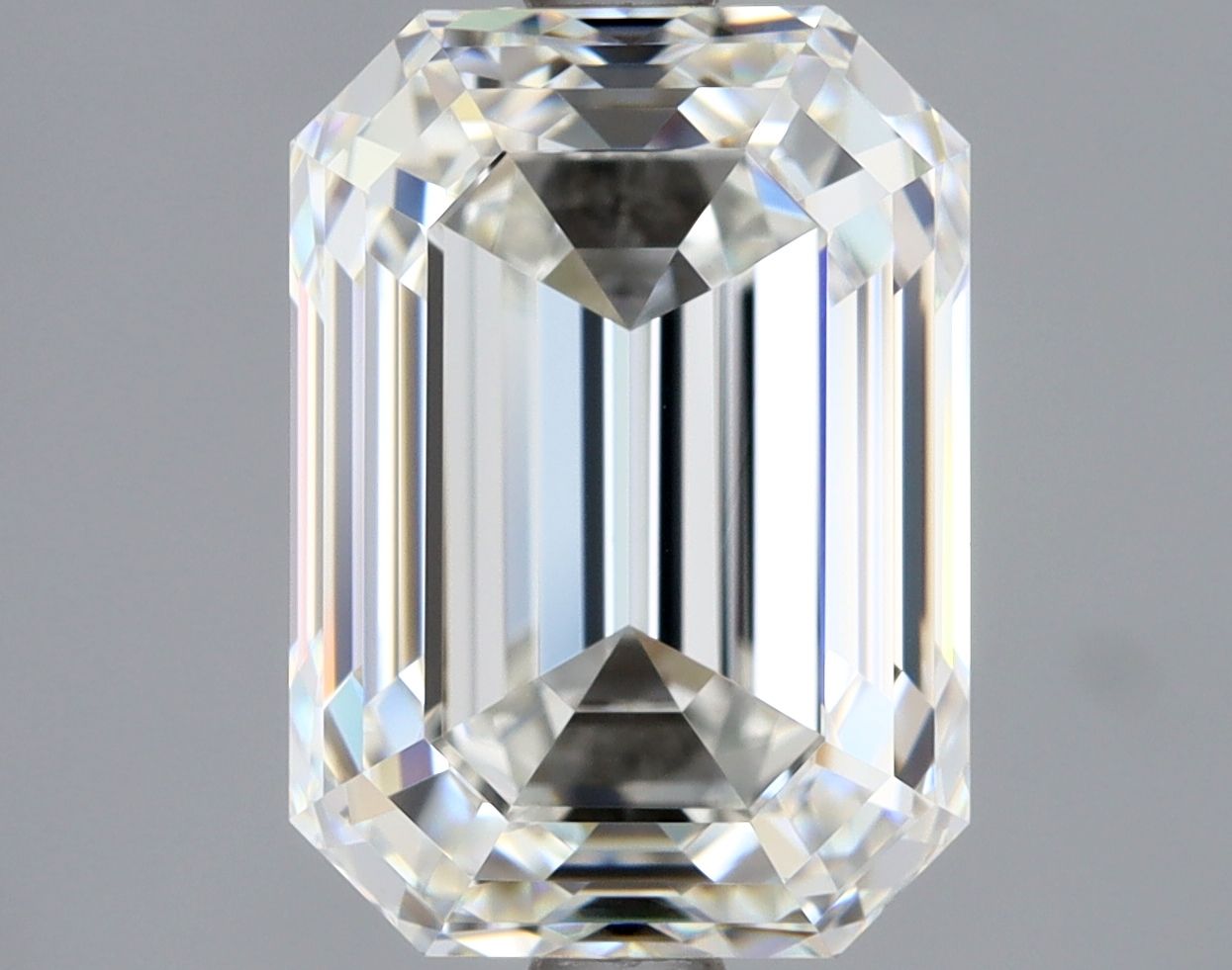 3.50 ct Emerald diamond