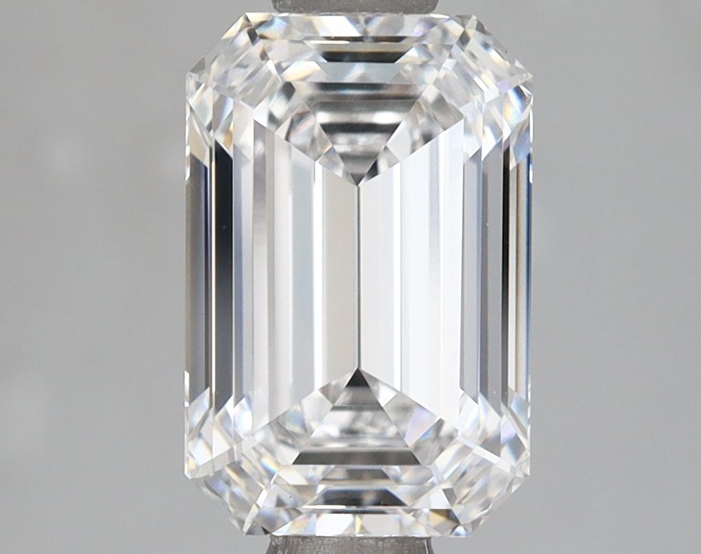 2.57 ct. emerald Lab Grown Diamond front image