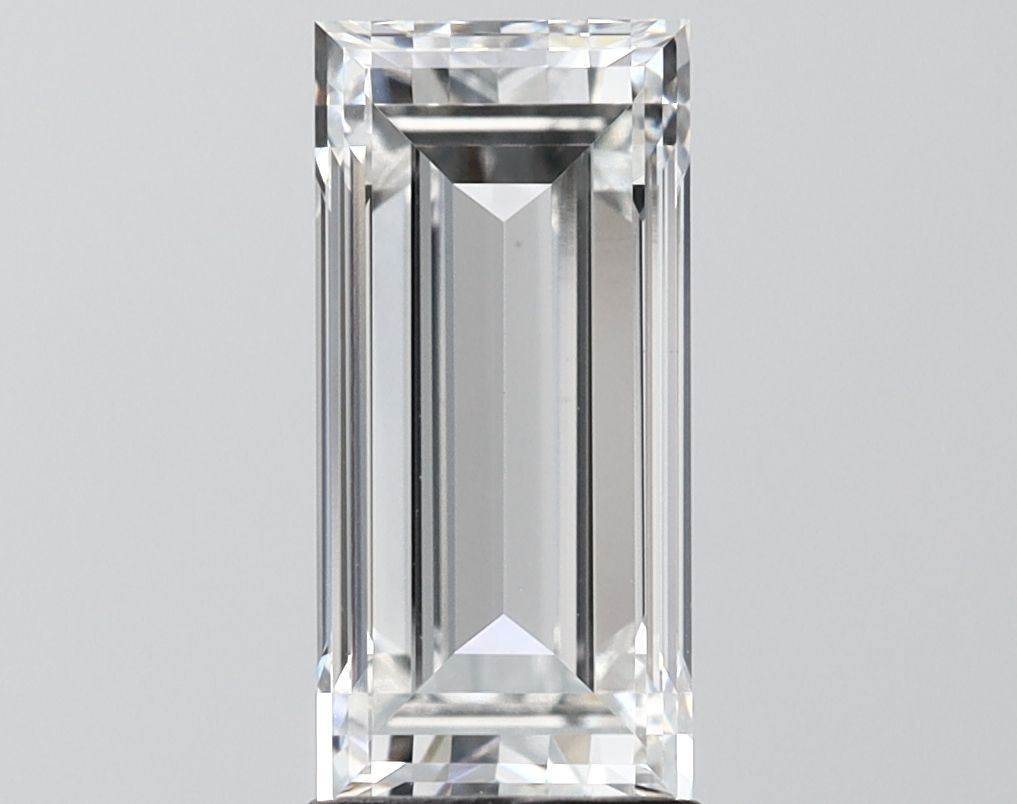 2.54 ct Baguette diamond