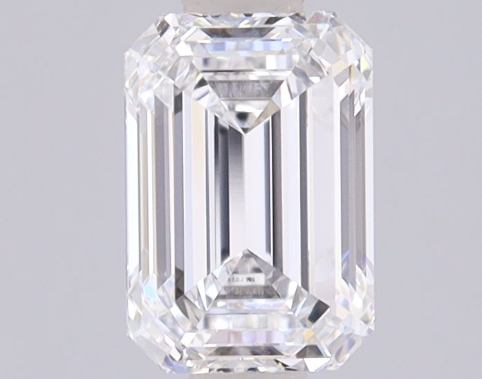 1.05 ct. emerald Lab Grown Diamond front image