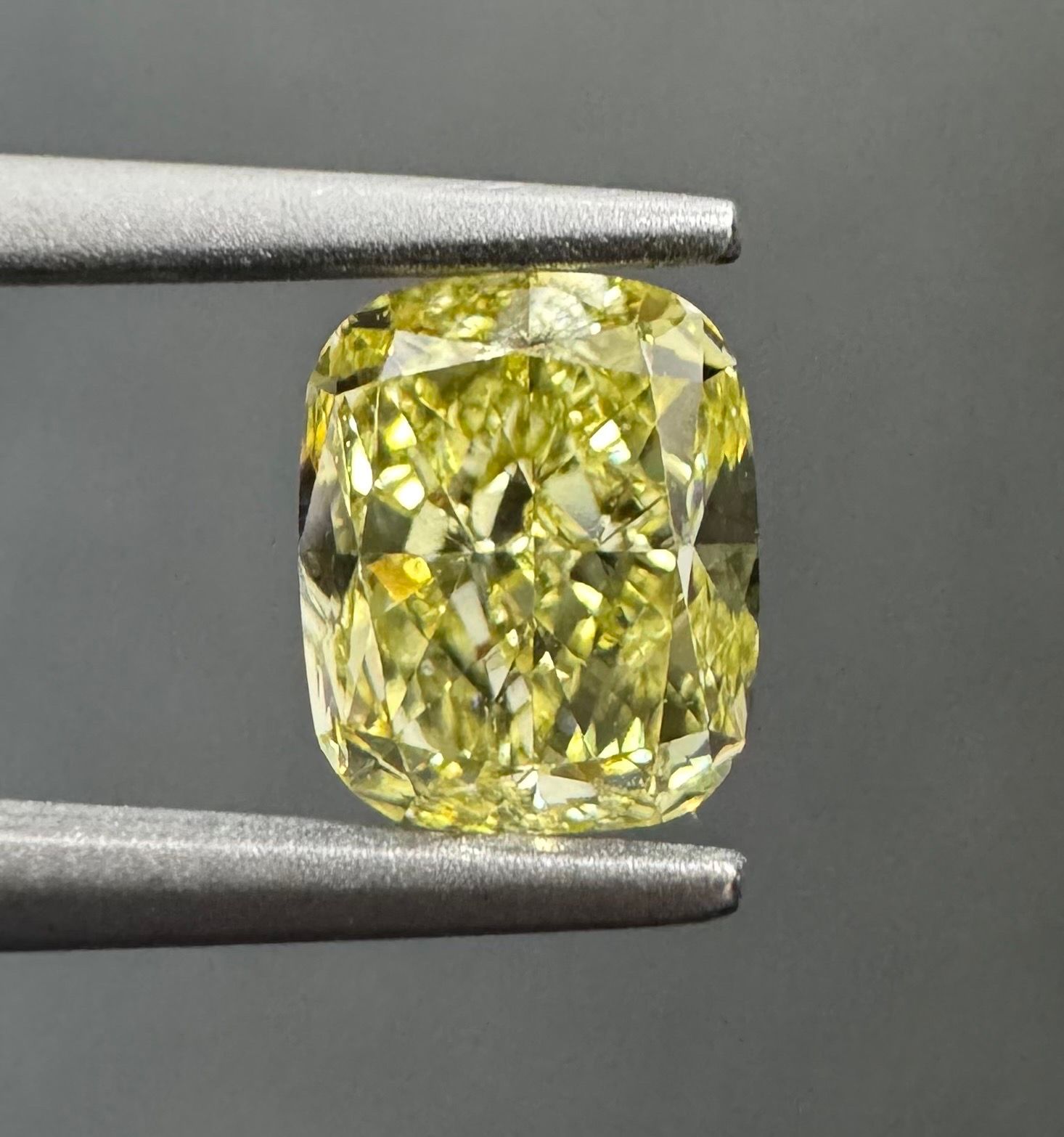 1.00 ct Cushion Brilliant diamond