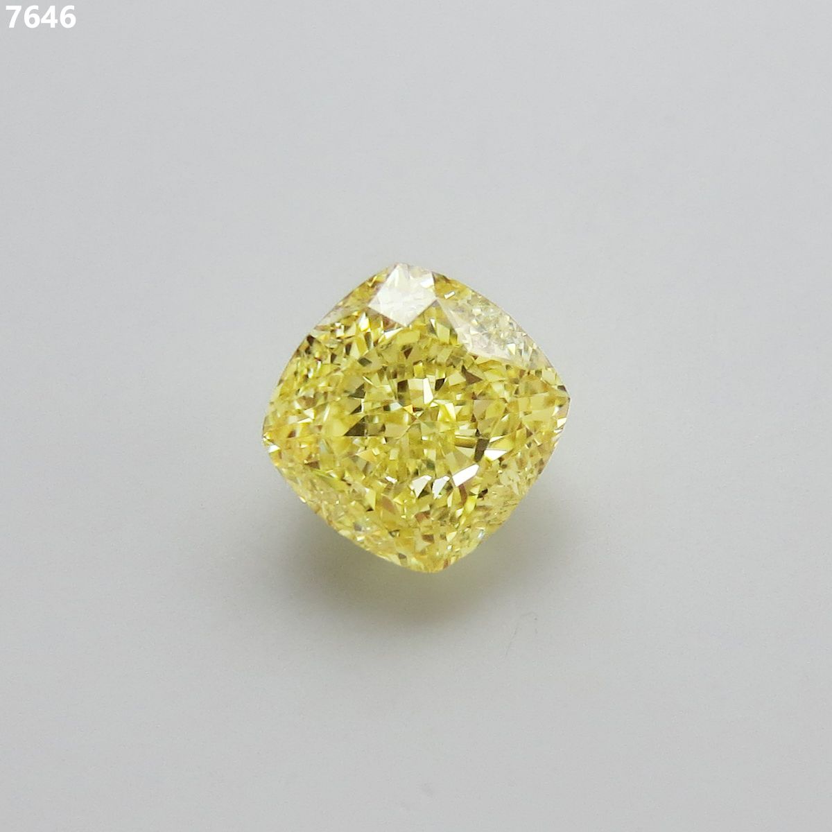 Diament 1.51 ct Fancy Yellow/VVS2