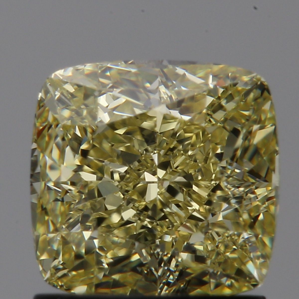 1.53 ct Cushion Brilliant diamond