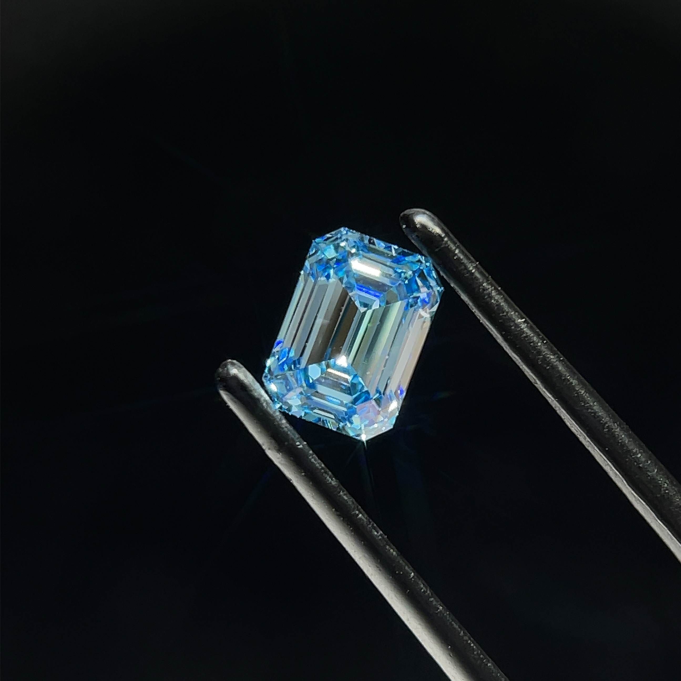 0.95 ct Emerald diamond