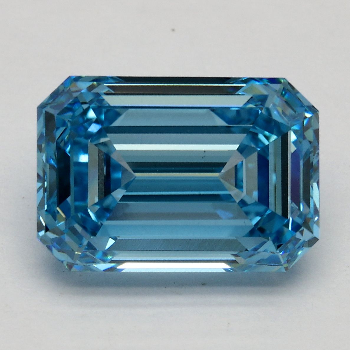 5.23 ct. emerald Lab Grown Diamond front image