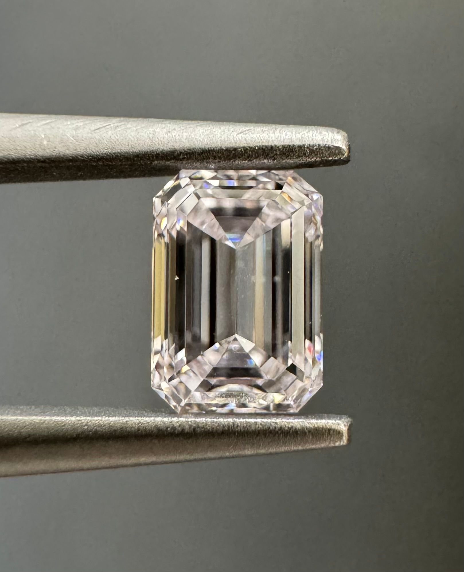 0.41ct Emerald diamond