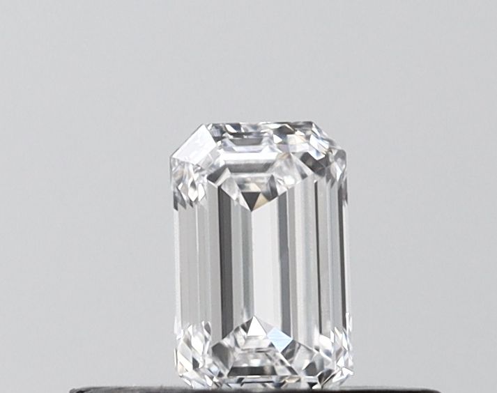 0.33 ct lab-grown Emerald Diamond