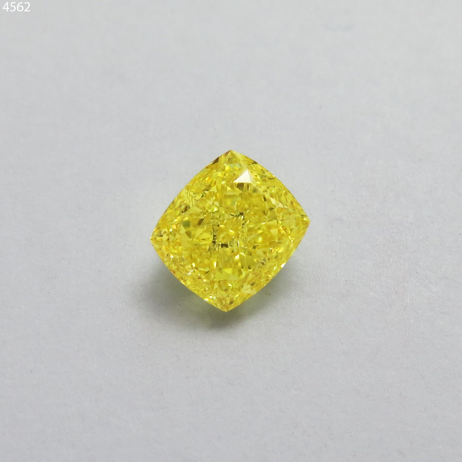 1.32 ct Cushion Brilliant diamond