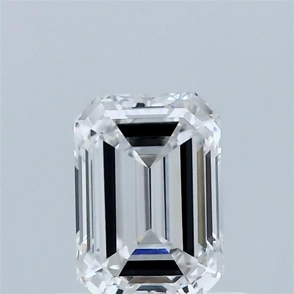 0.7 ct lab-grown Emerald Diamond