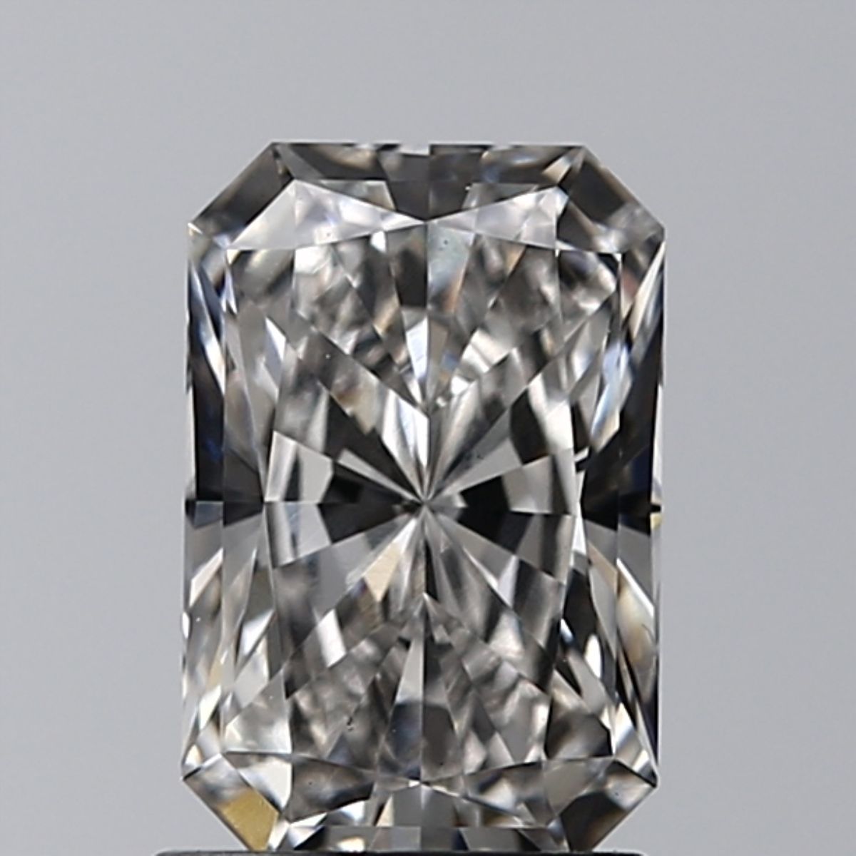 1.21 ct Radiant diamond