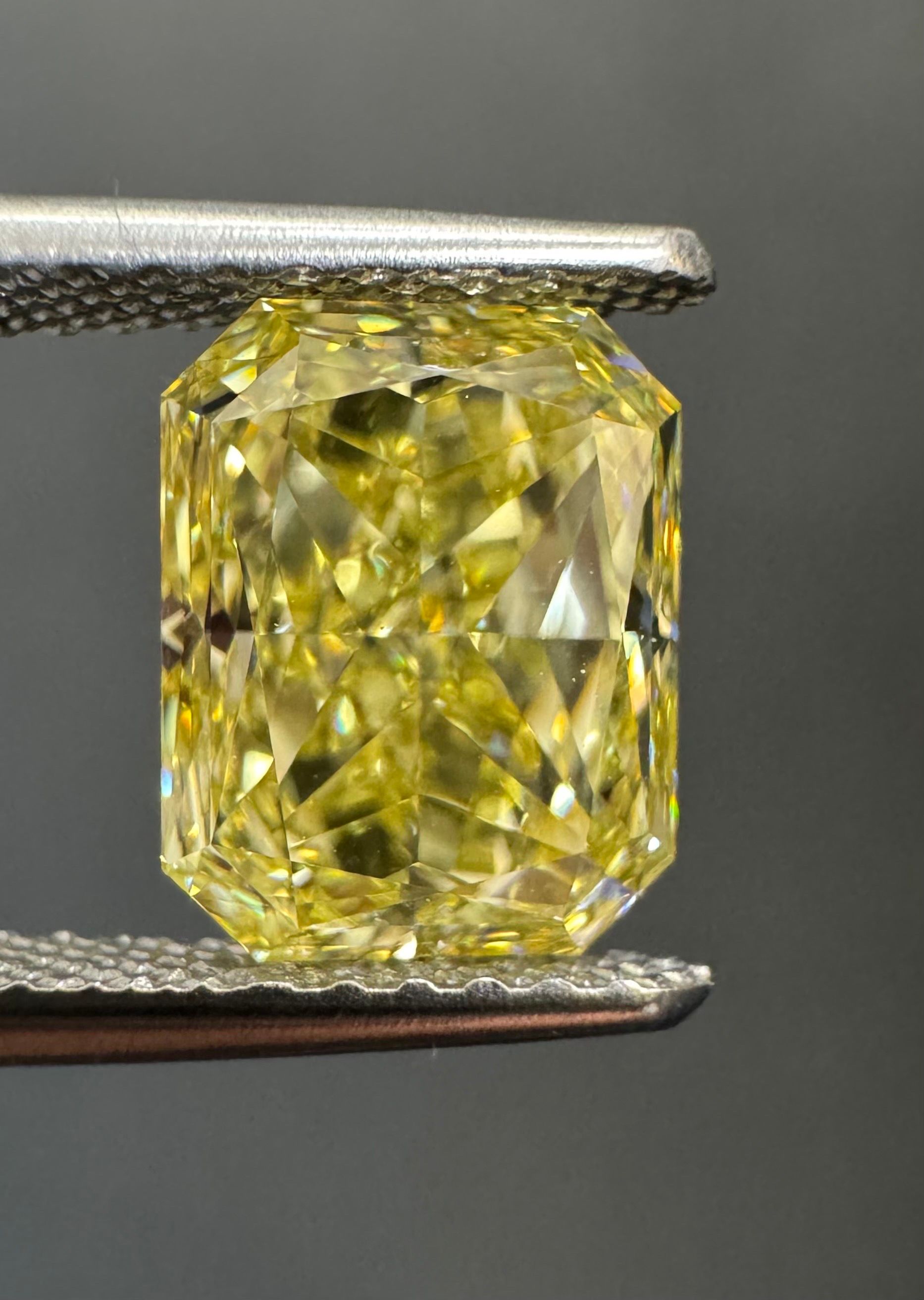 2.03 ct Radiant diamond