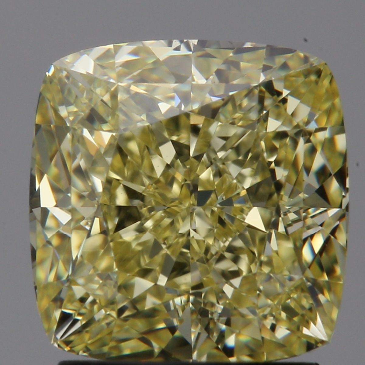2.51 ct Cushion Brilliant diamond