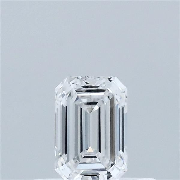 0.34 ct lab-grown Emerald Diamond