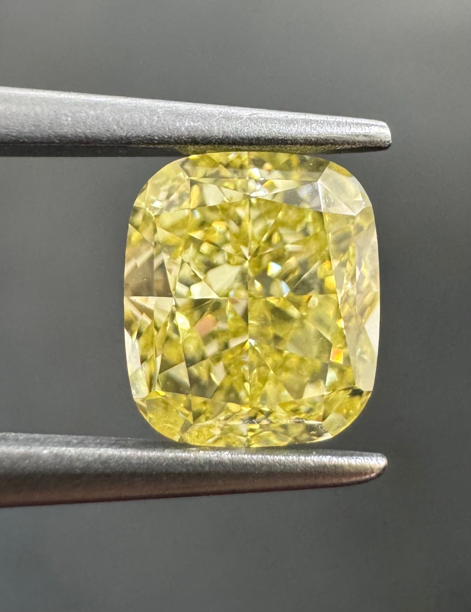 1.53 ct Cushion Brilliant diamond