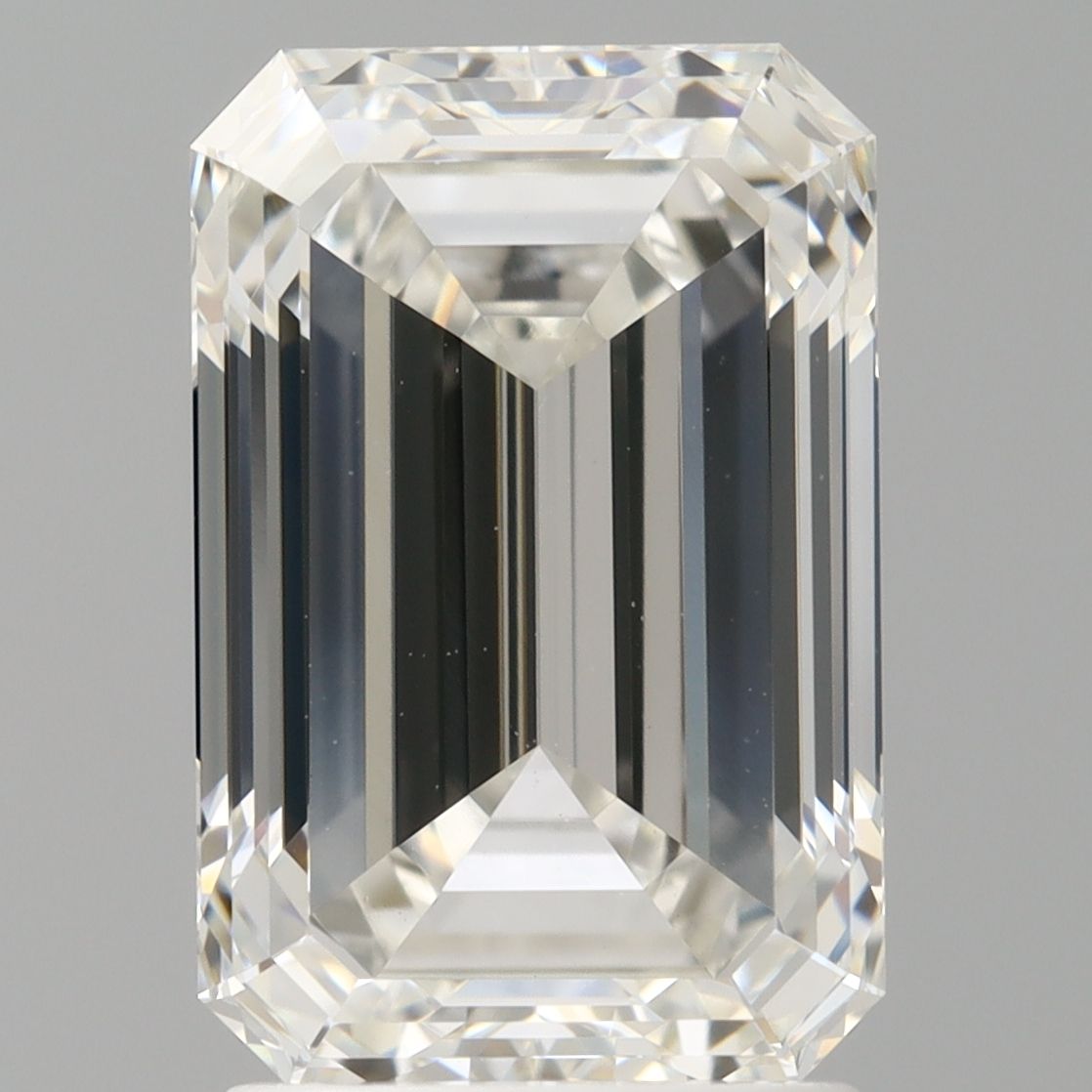 2.55 ct Emerald diamond