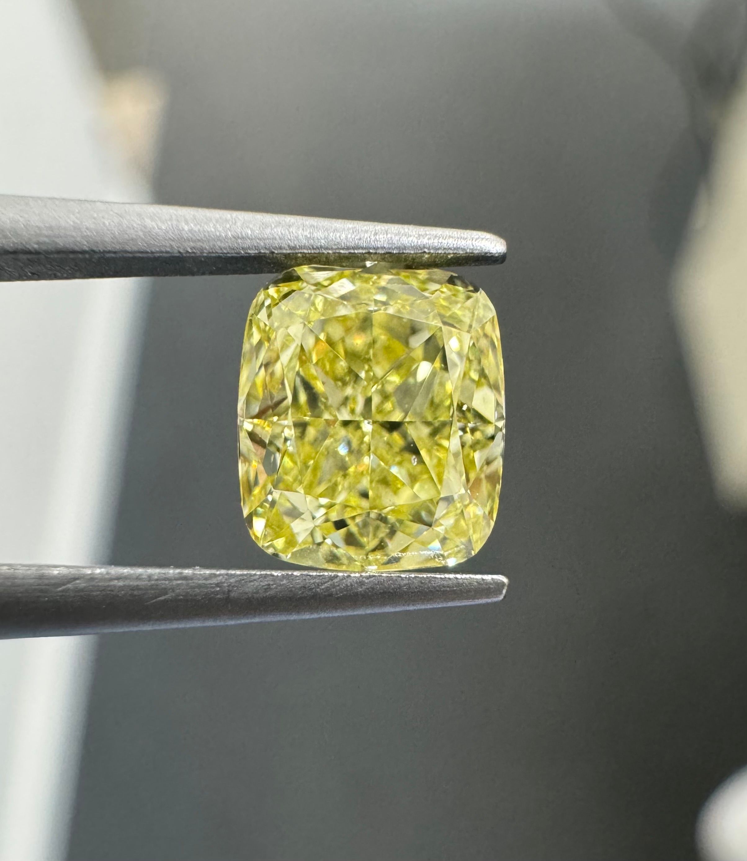 1.00 ct Cushion Brilliant diamond