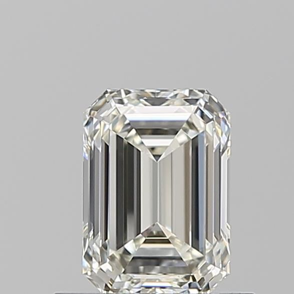 0.76 ct Emerald diamond