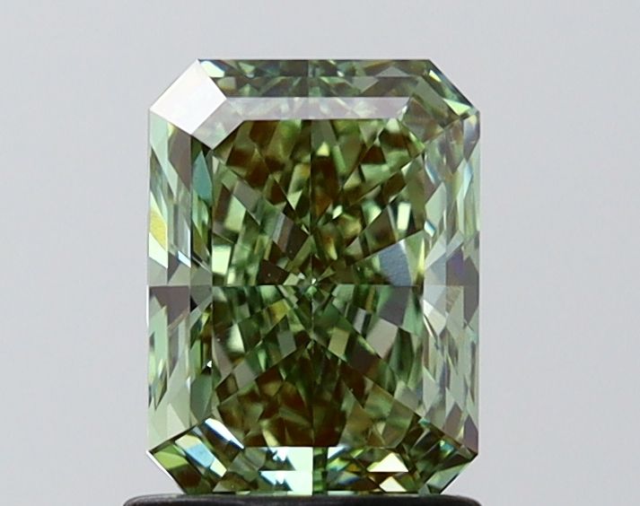 1.50 ct Radiant diamond