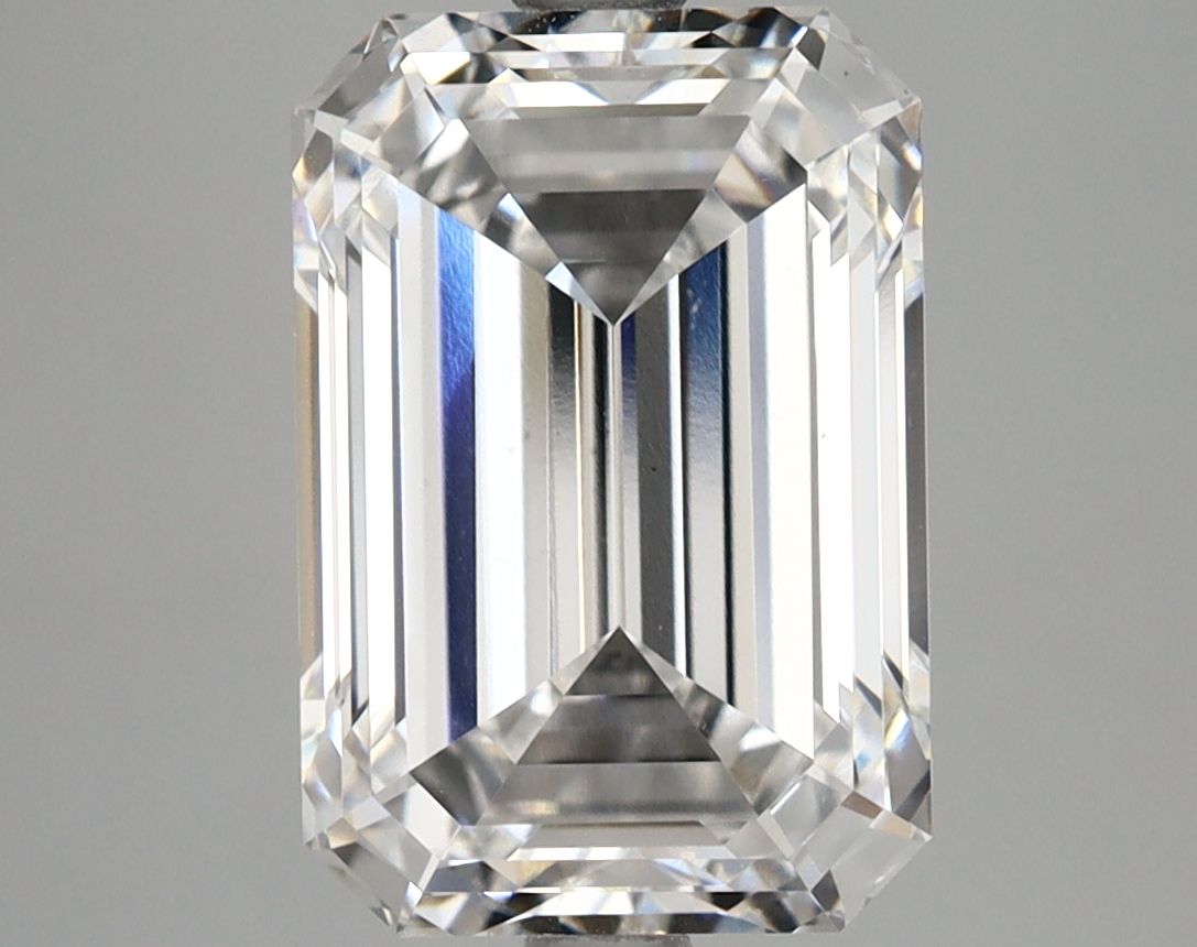 4.64 ct. emerald Lab Grown Diamond front image