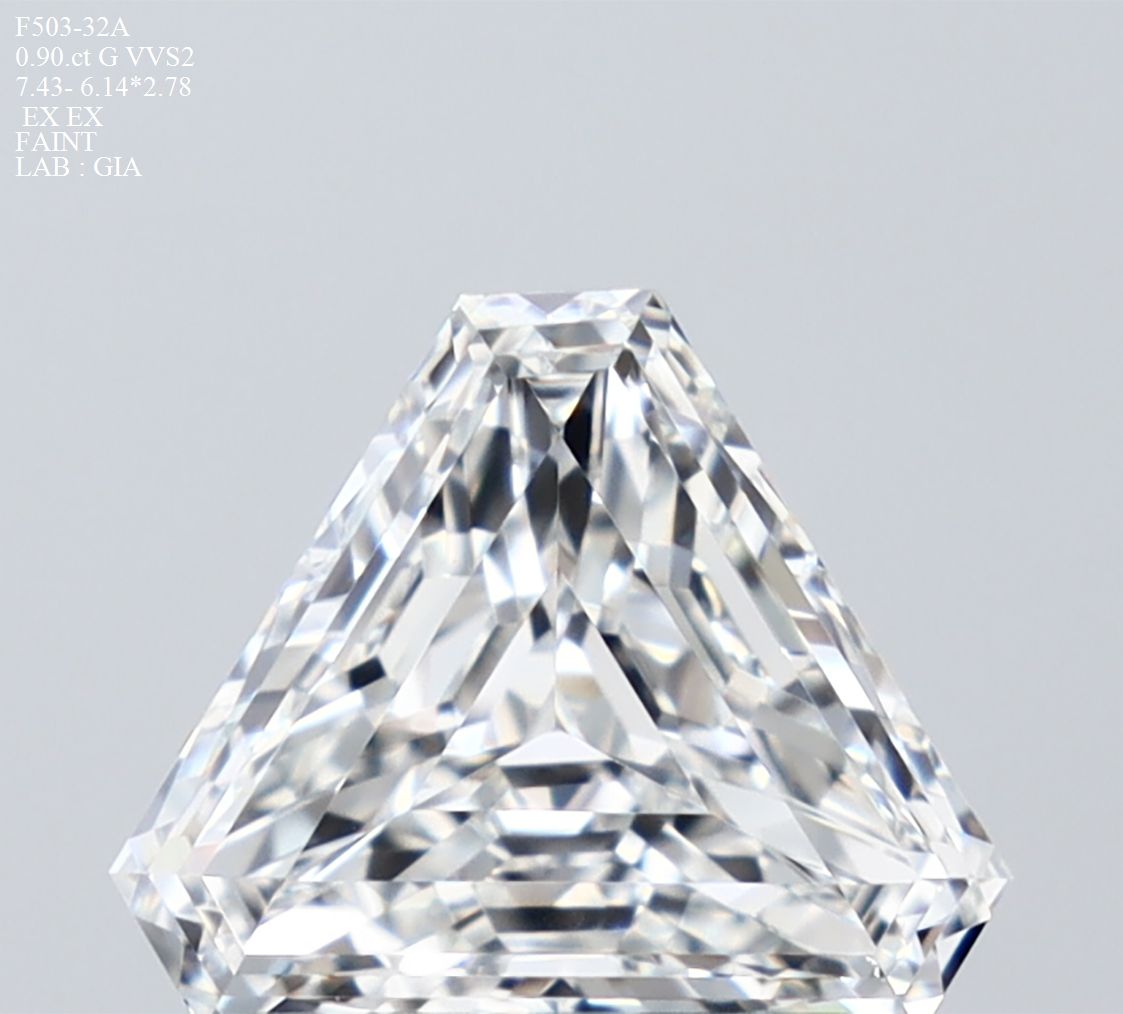 0.9 ct Triangular Diamond