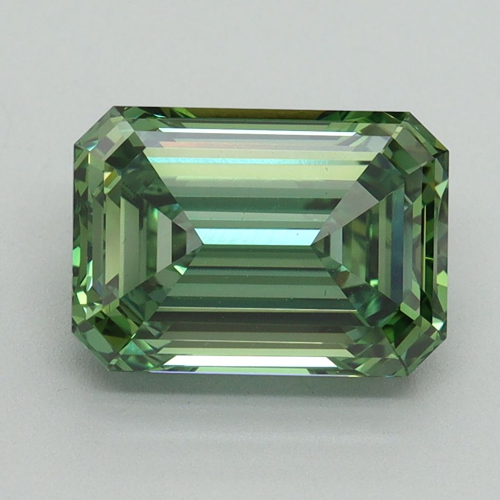 3.11 ct Emerald diamond