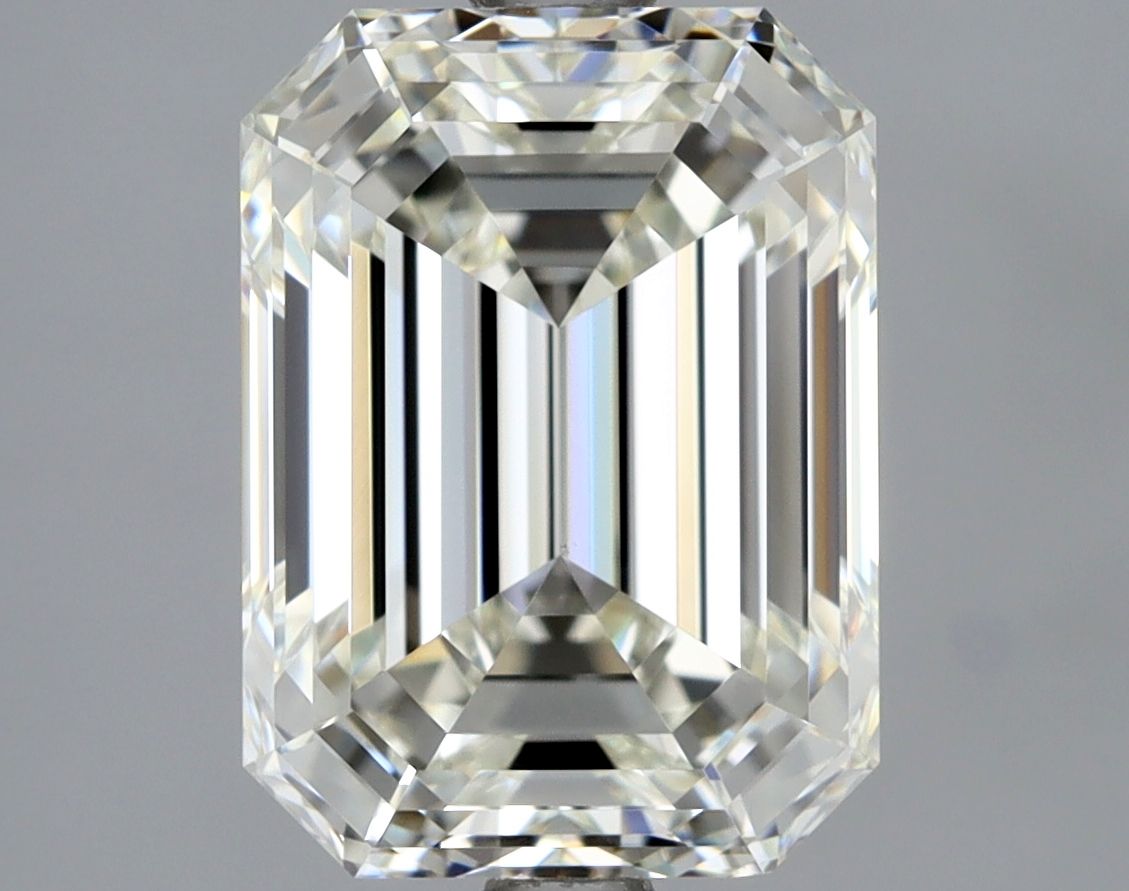 3.01 ct Emerald diamond