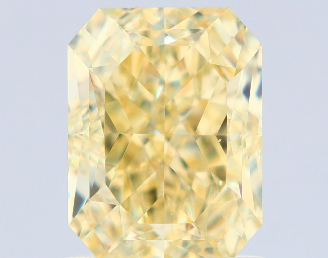 1.37 ct Radiant diamond