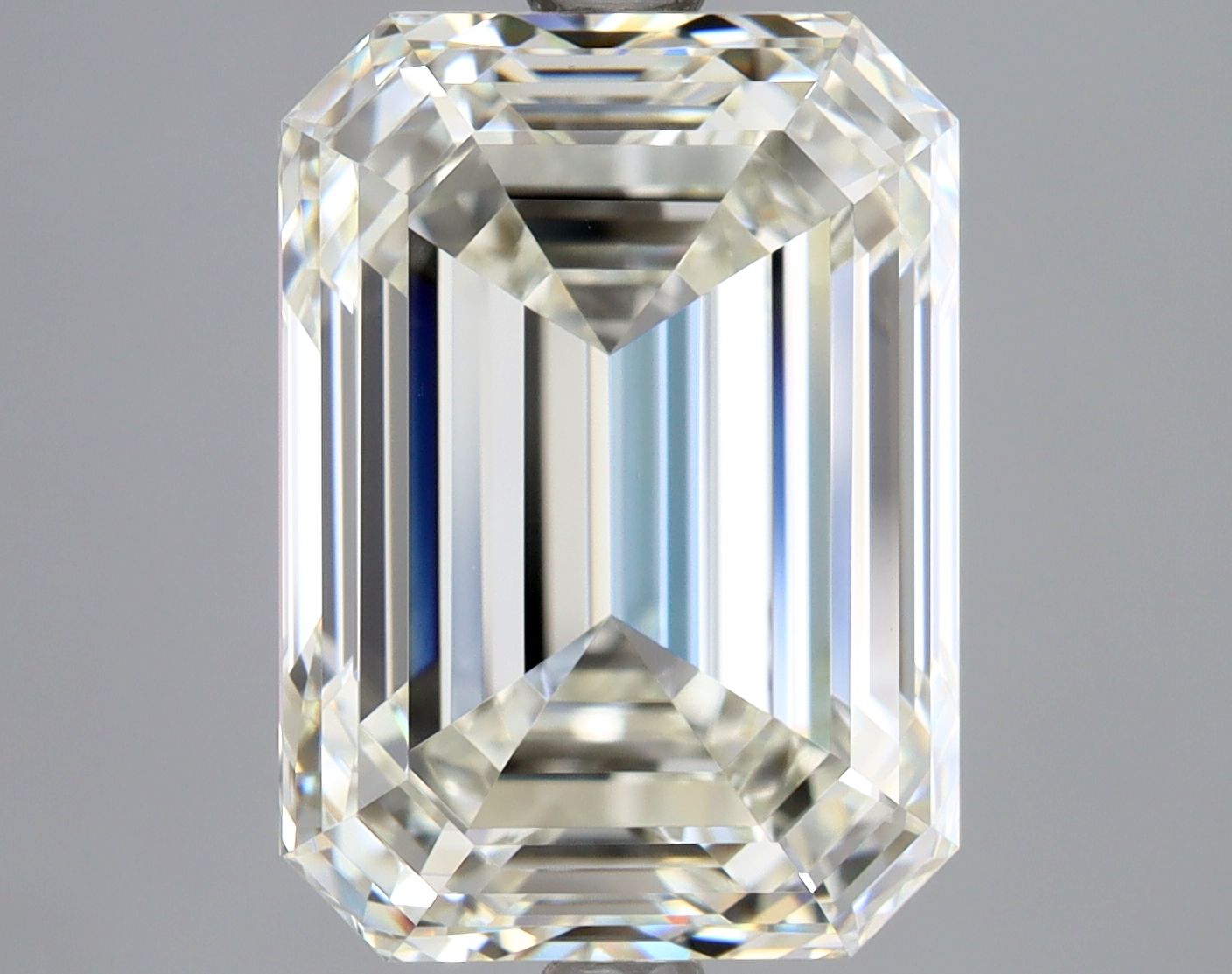 5.01ct Emerald diamond