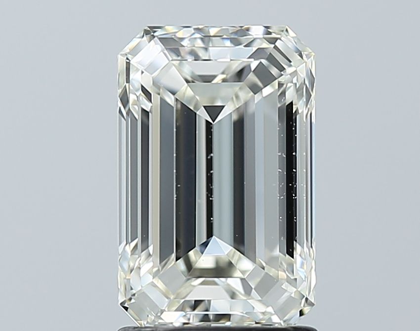 2.01 ct Emerald diamond