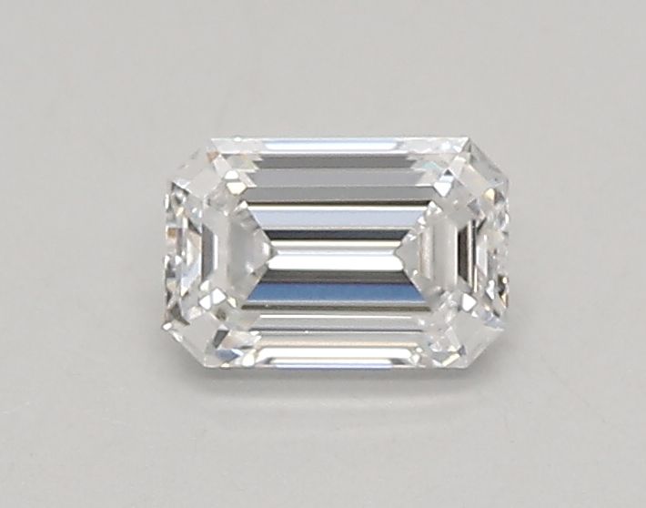 0.4 ct lab-grown Emerald Diamond