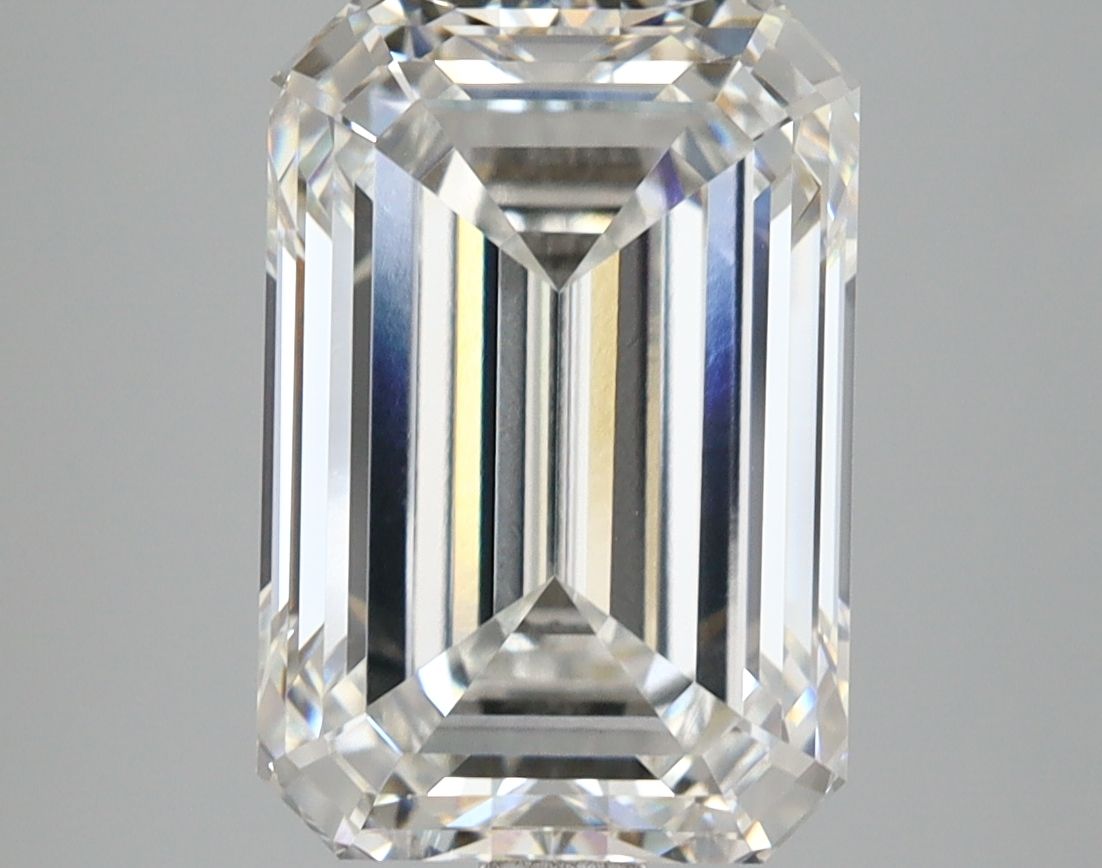 5.10 ct. emerald Lab Grown Diamond front image