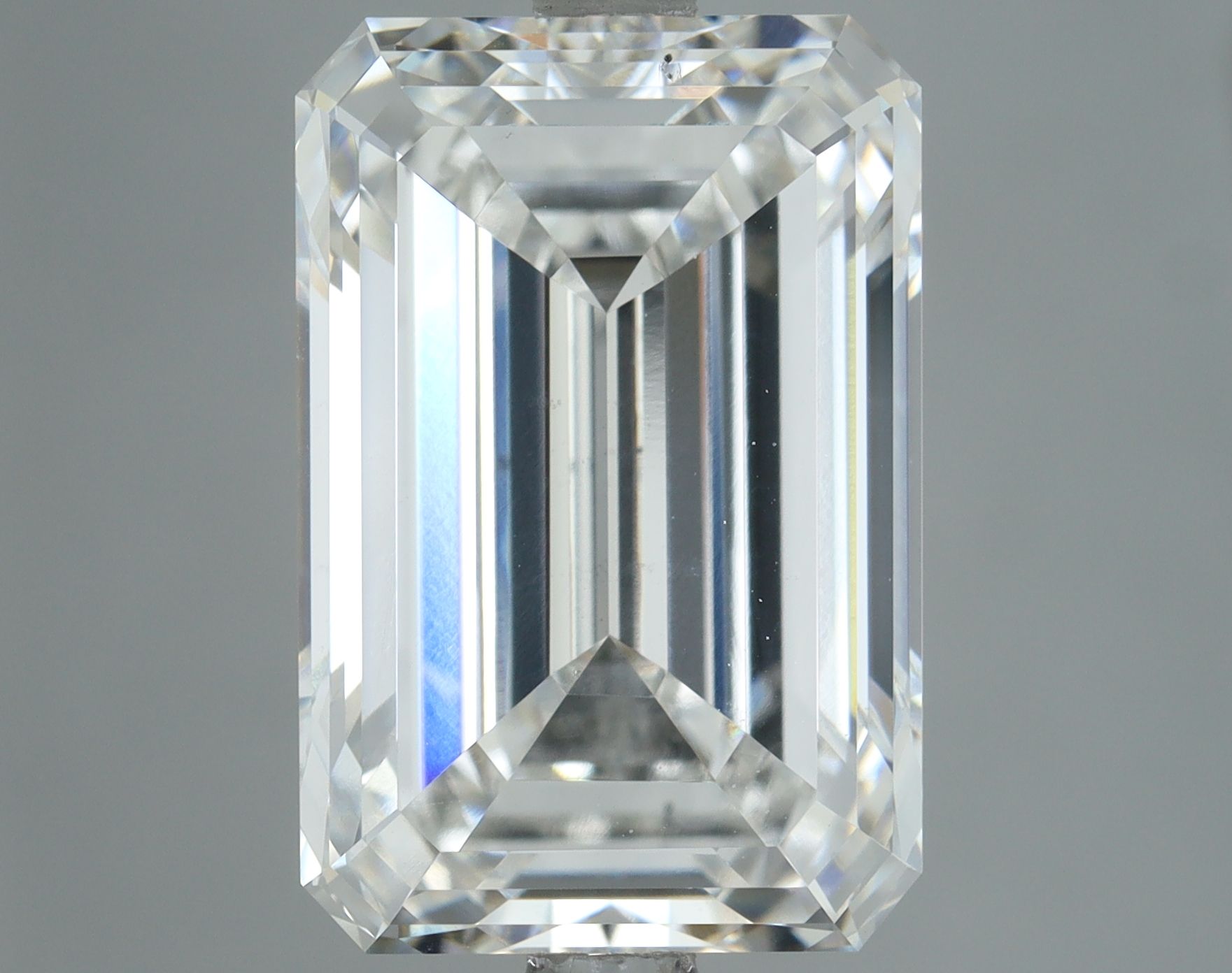4.82 ct. emerald Lab Grown Diamond front image