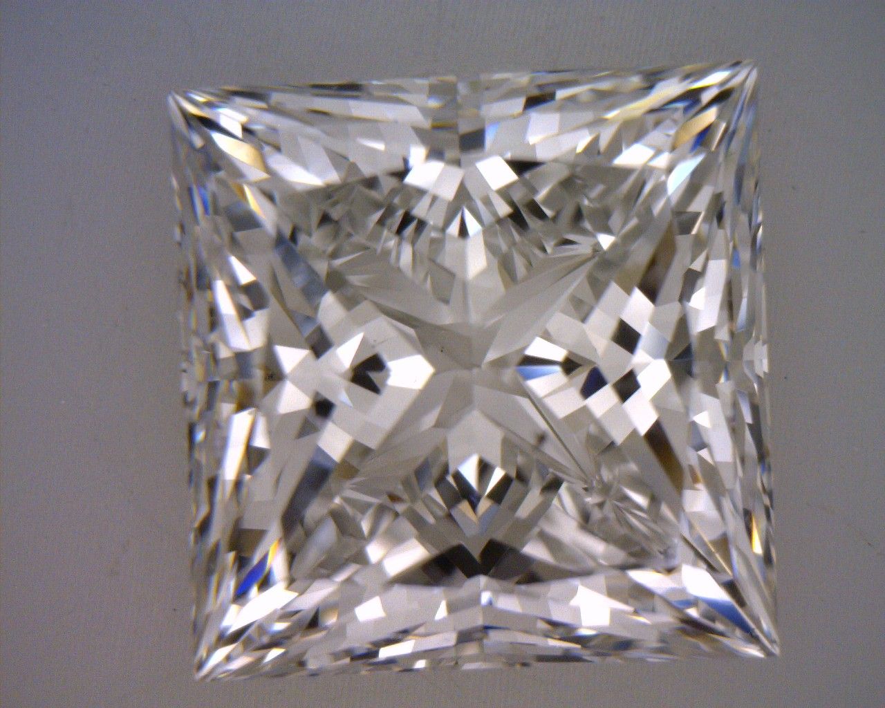 3.02 ct Princess diamond