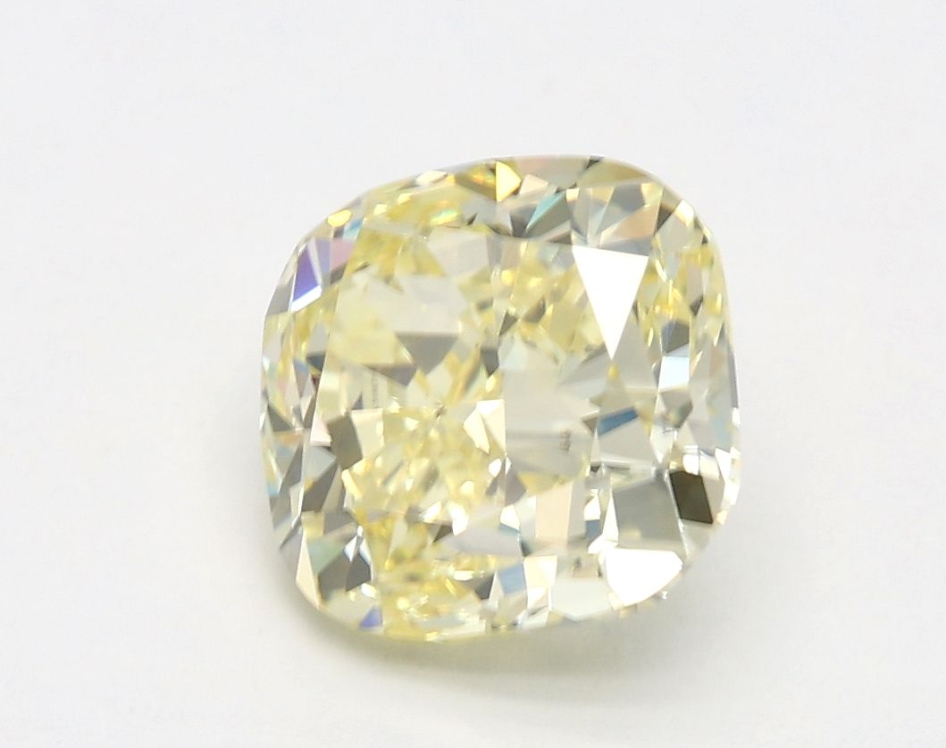 2.02 ct Cushion Brilliant diamond