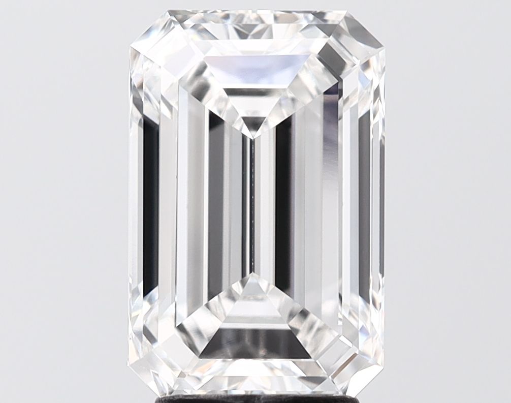 4.05 ct. emerald Lab Grown Diamond front image
