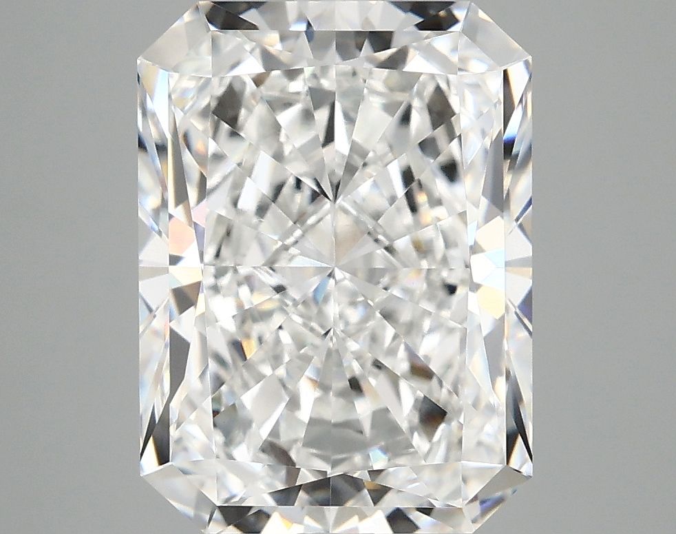 4.74 ct. radiant Lab Grown Diamond front image