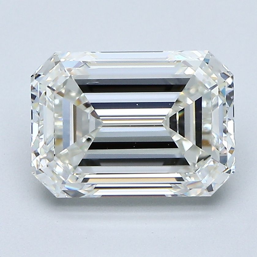 3.20 ct Emerald diamond