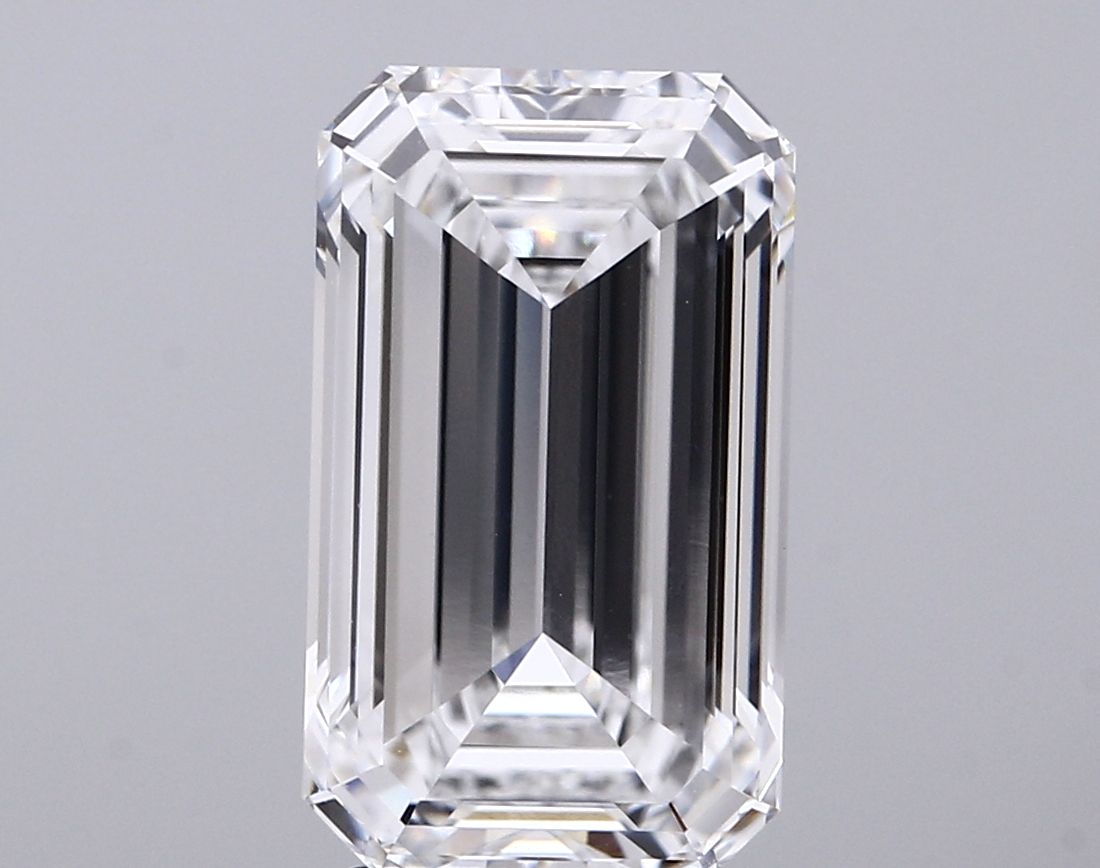 5.06 ct. emerald Lab Grown Diamond front image