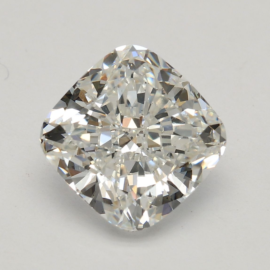 3.01 ct Cushion Brilliant diamond