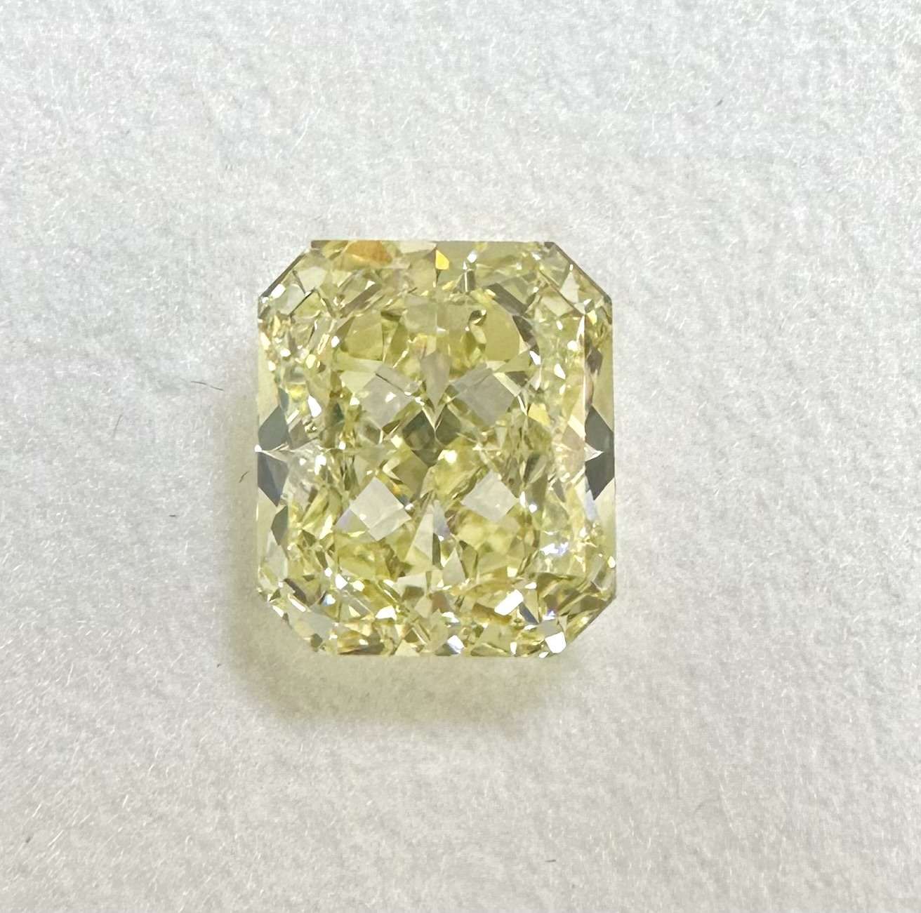 2.07 ct Radiant diamond