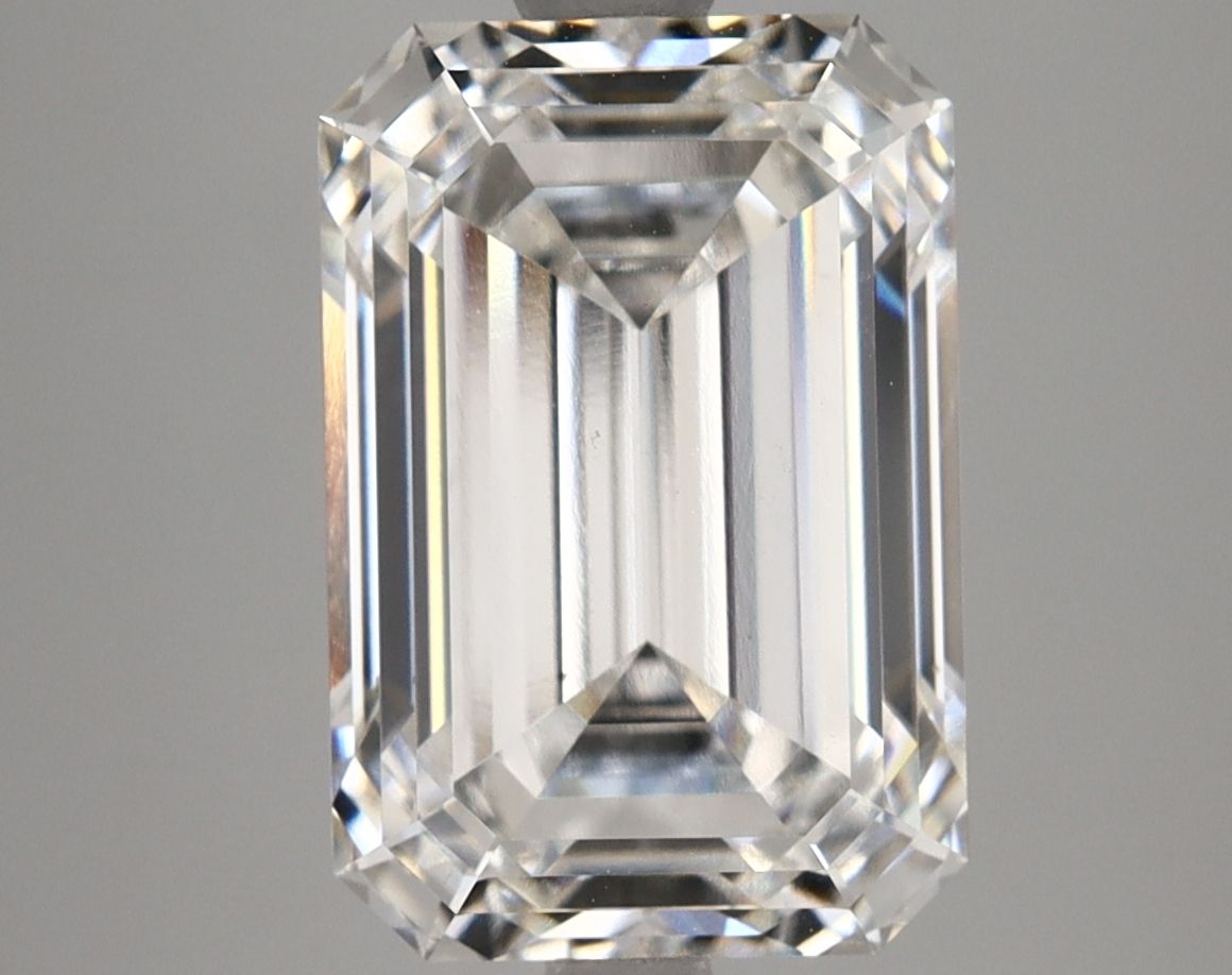 5.52 ct. emerald Lab Grown Diamond front image