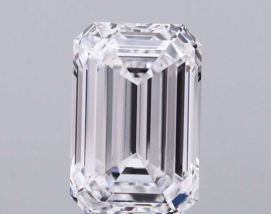 3.52 ct. emerald Lab Grown Diamond front image