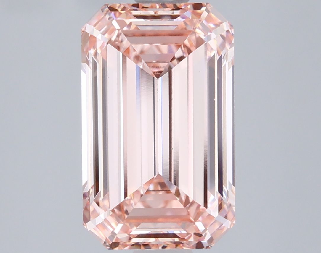 2.82 ct Emerald diamond