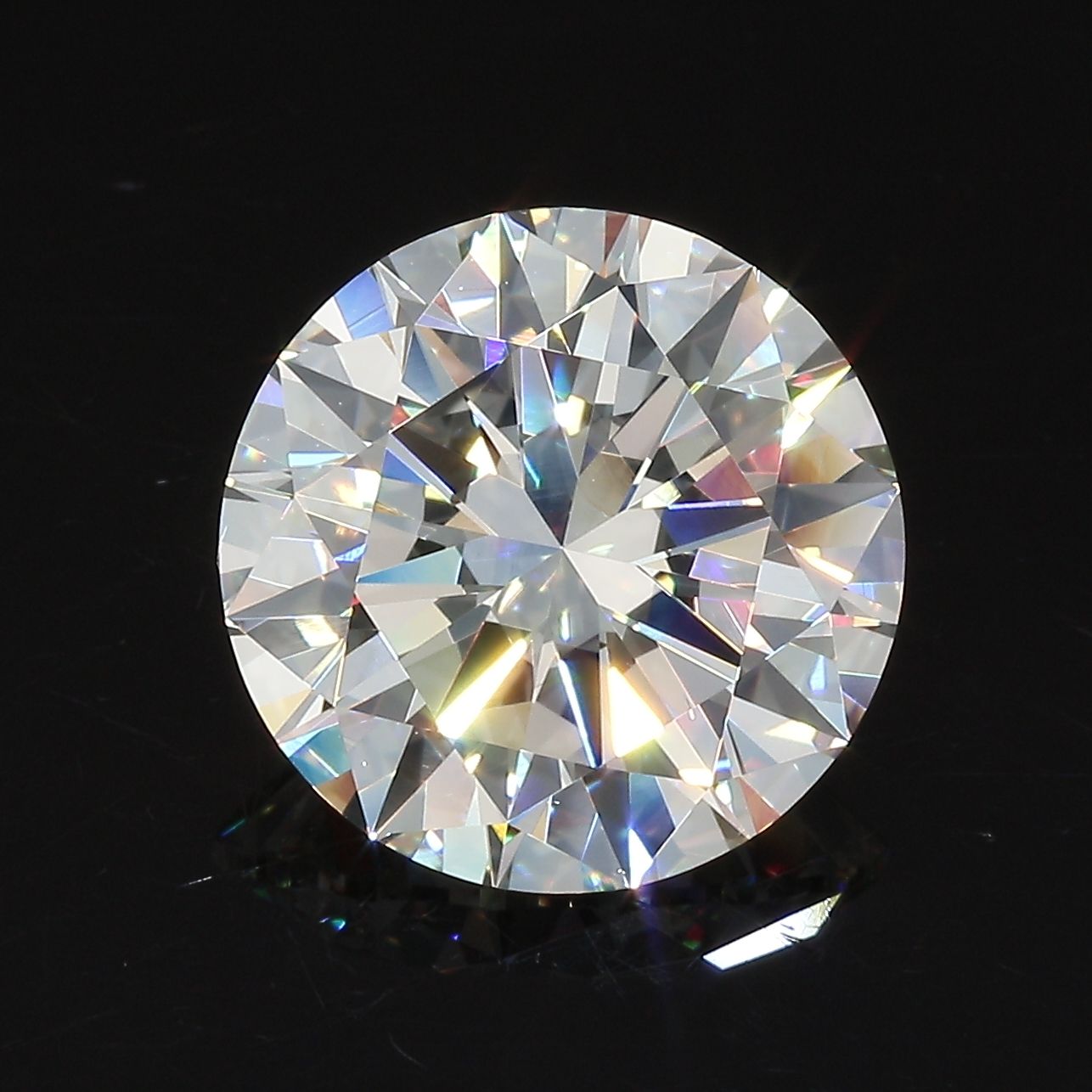 3.61 ct Round diamond