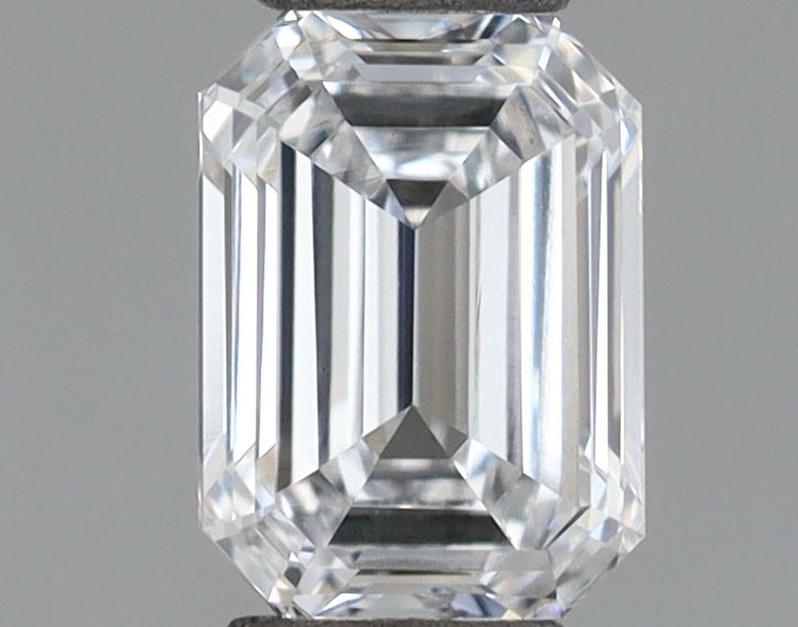 0.39 ct lab-grown Emerald Diamond