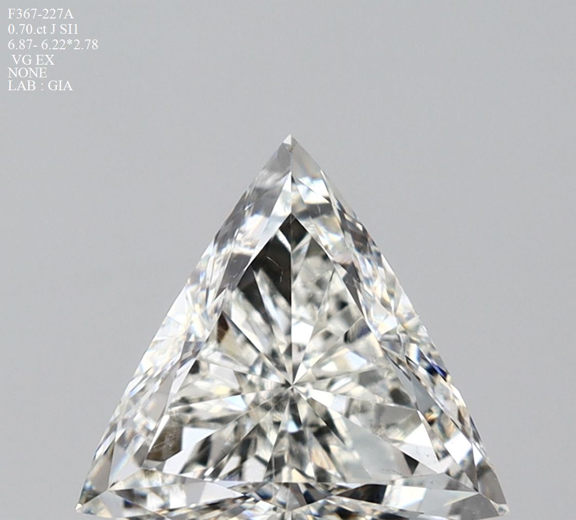 0.7 ct Triangular Diamond